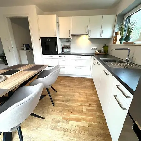 Casa Memmingen - Modern & Gemuetlich - Hochwertige Einbaukuechen - Stellplatz - Balkon Oder Terrasse - Waschmaschine & Waeschetrockner - Naehe Klinikum - Stadtnah *